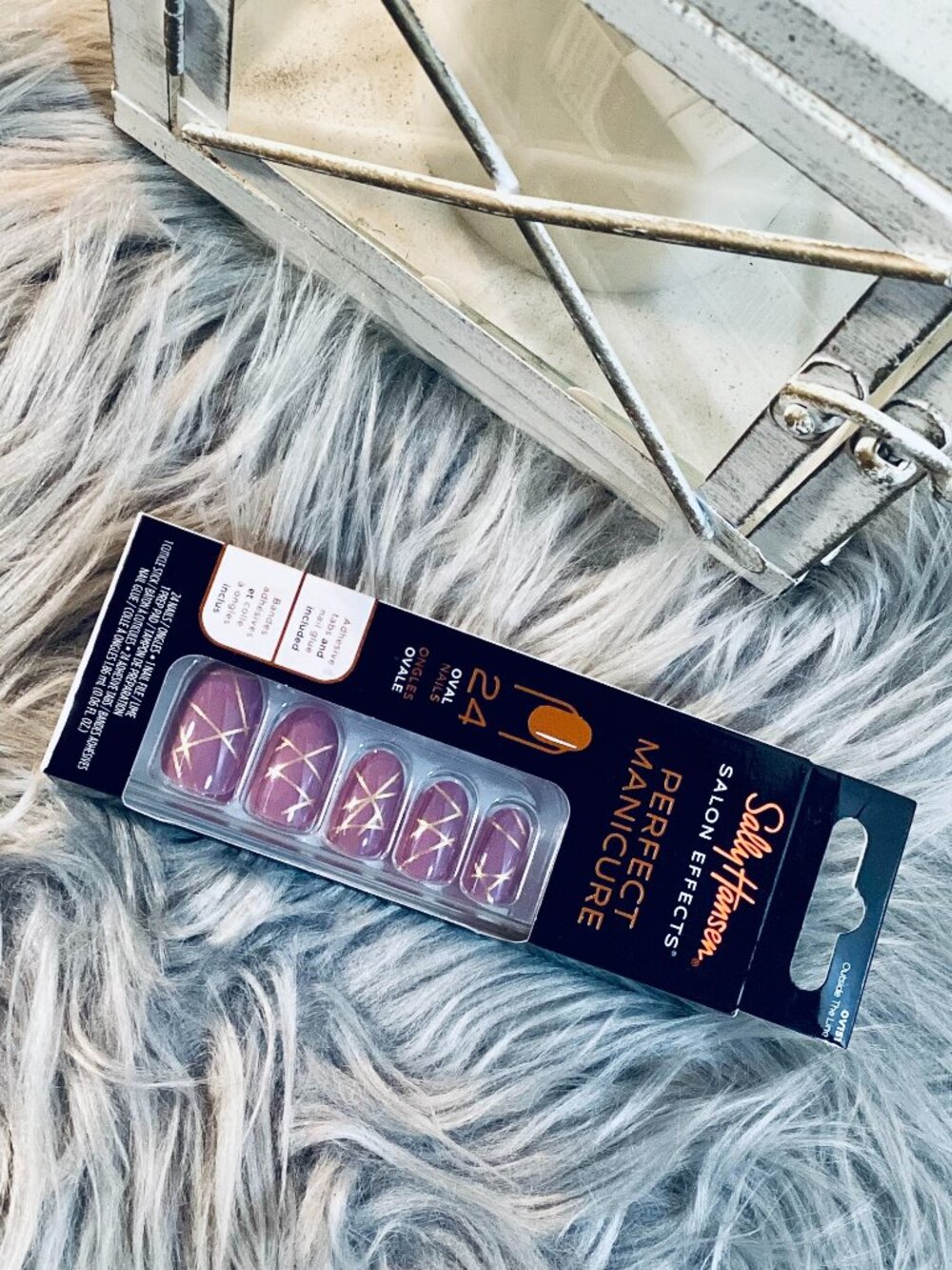 Sally Hansen Perfect Manicure Press On Nails in Outside the Line 24 ct (OVAL)
